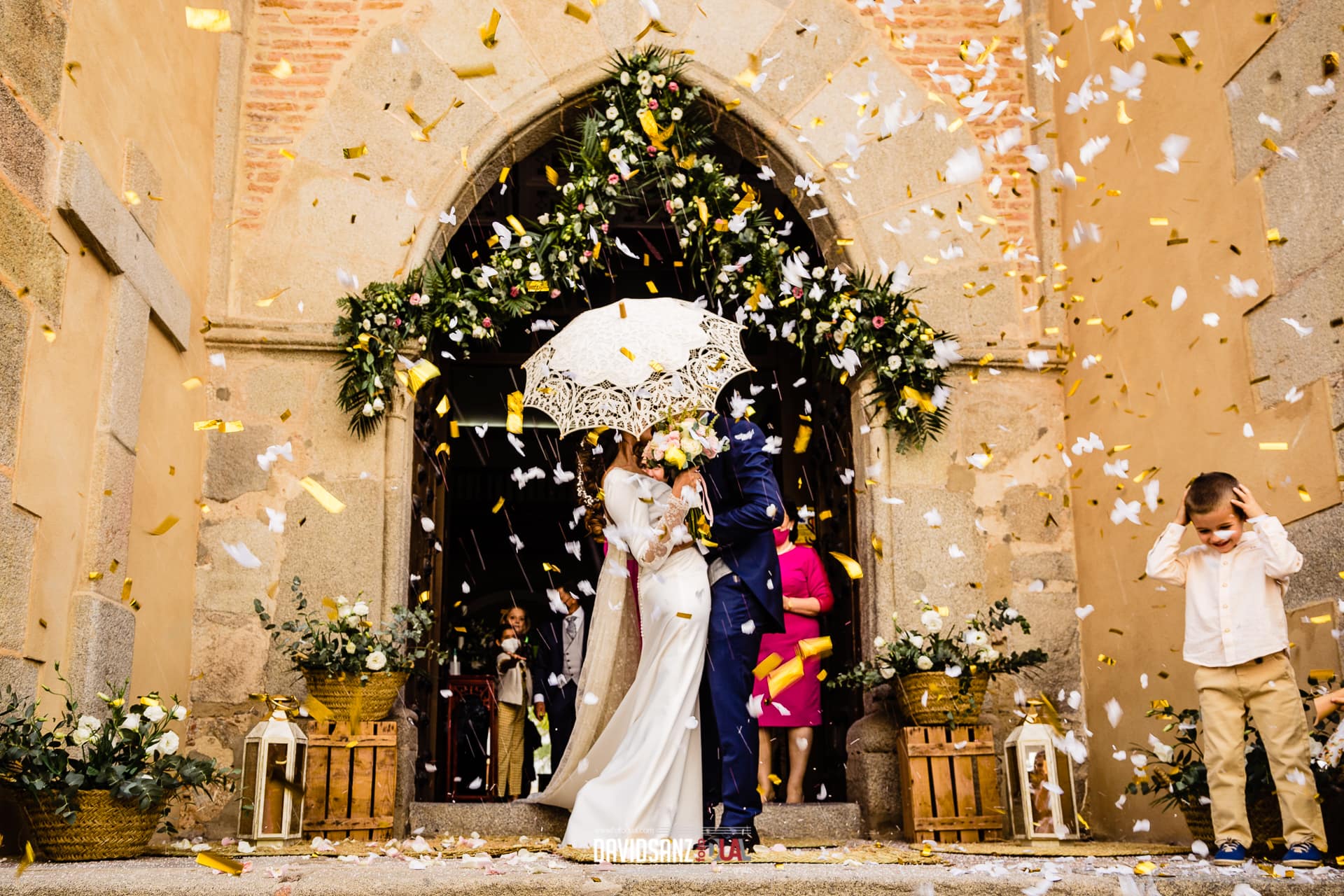 arroz boda campanario donbenito fotografo bodas davidsanz fotodual ines